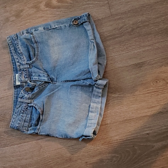 St.John's Bay shorts - Picture 1 of 3